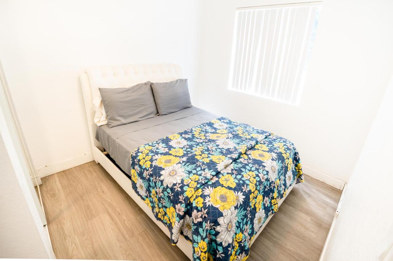 Hollywood/Koreatown 2 Bedroom With Parking لوس أنجلوس المظهر الخارجي الصورة
